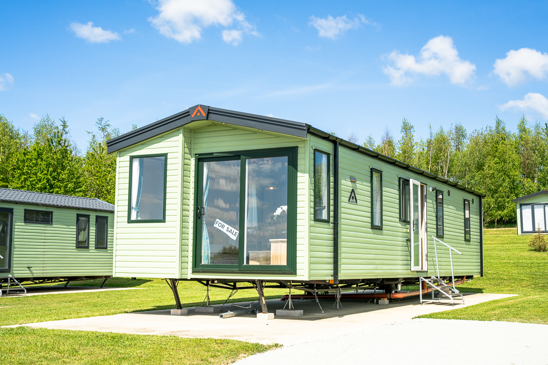 Atlas Debonair-10 Exterior